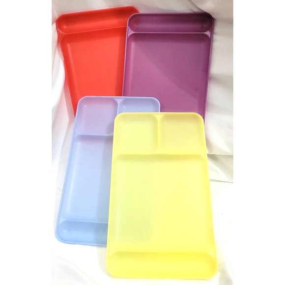 4 sheer TUPPERWARE DIVIDED DINING TRAYS stackable picnic lunch cafeteria camping - Picture 2 of 9
